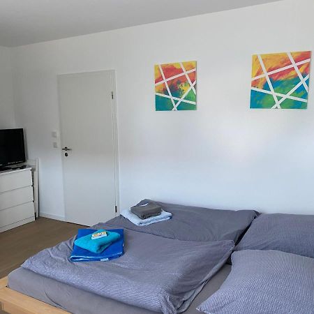 Messezimmer Nahe Der Duesseldorfer Messe Mit Eigenem Eingang Und Gratis Minibar Bagian luar foto